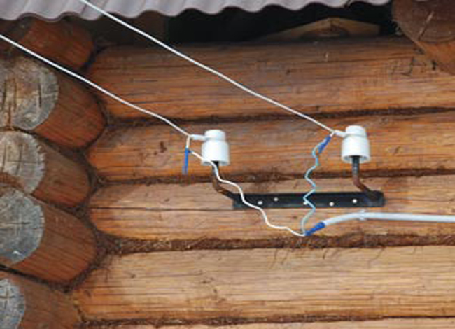 Электропроводка в деревянном доме.